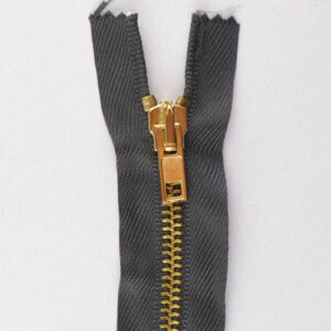 F60 Farmer cipzár 18cm zárt